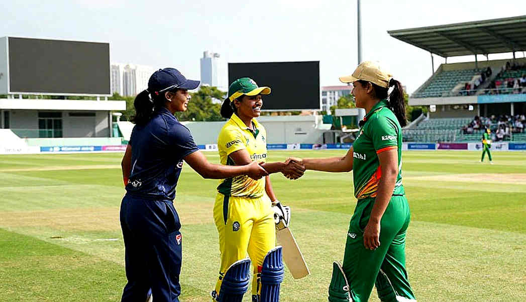 খালি প্যাকেট: ক্রিকেটের তথ্য-মেশিন যখন কিছু না জেনেই আটটি মাত্রায় রায় লিখে ফেলে