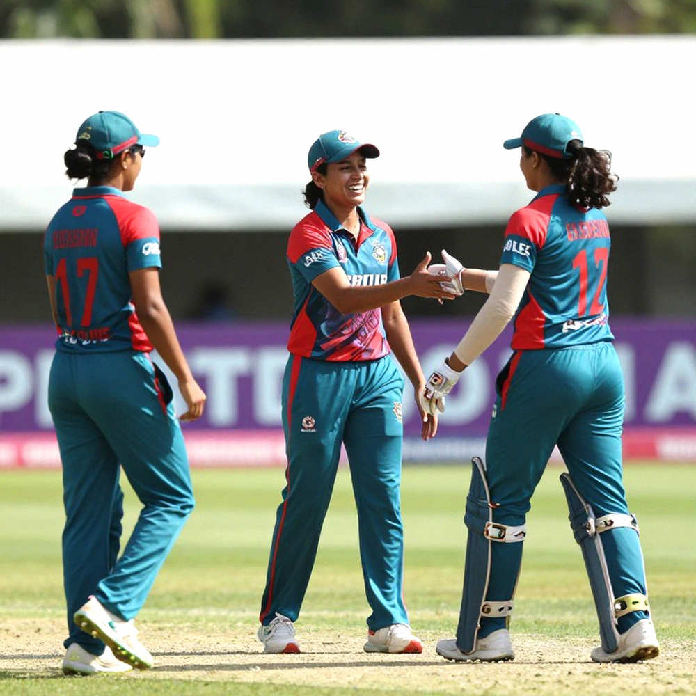 খাতা যেটা মনে রাখে: এশিয়া কাপের ডট-বলের হিসাব আর ঢাকার ডিজিটাল বারান্দা খাতা যেটা মনে রাখে: এশিয়া কাপের ডট-বলের হিসাব আর ঢাকার ডিজিটাল বারান্দা